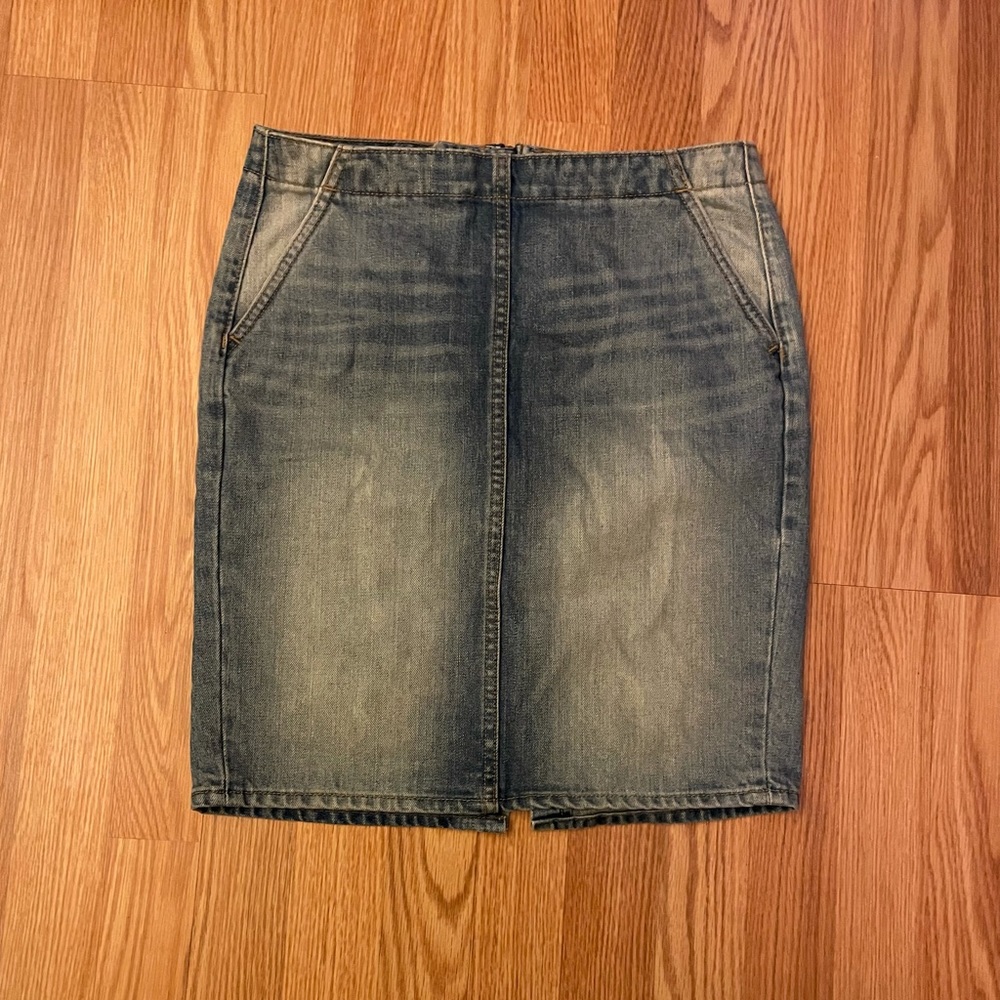 GAP Size 26 (2) Blue Denim Skirt